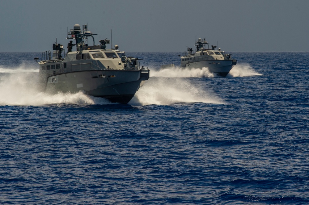 CRS-2 Mark VI patrol boats conduct maneuvering formations