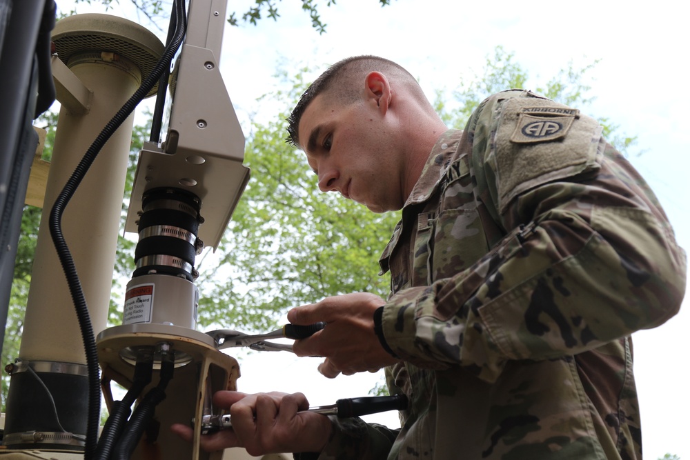 Electronic warfare at its best: 82nd hosts EW Competition