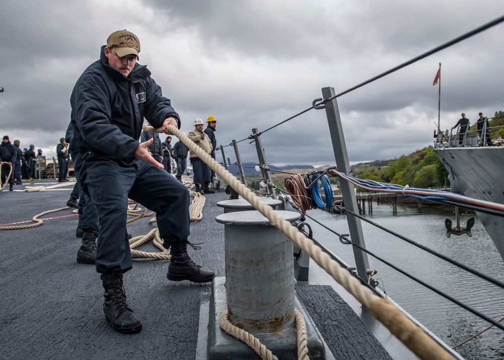 USS Carney (DDG 64)