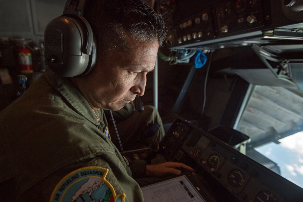 78th ARS Refuels Blue Angels
