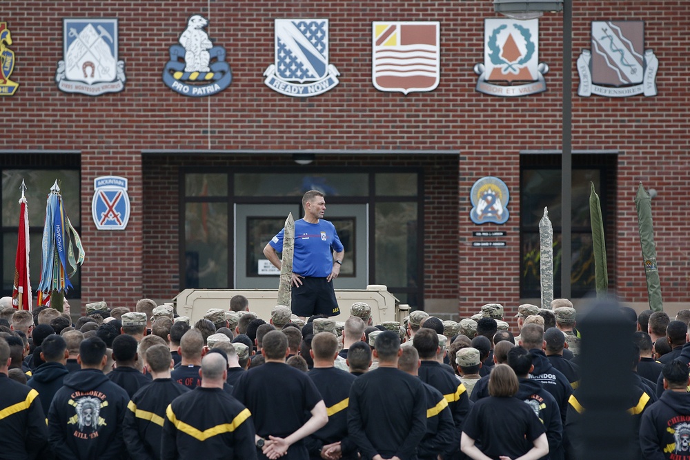 Commandos meet new 10th MTN DIV commander