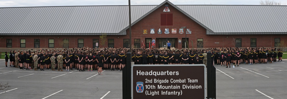 Commandos meet new 10th MTN DIV commander