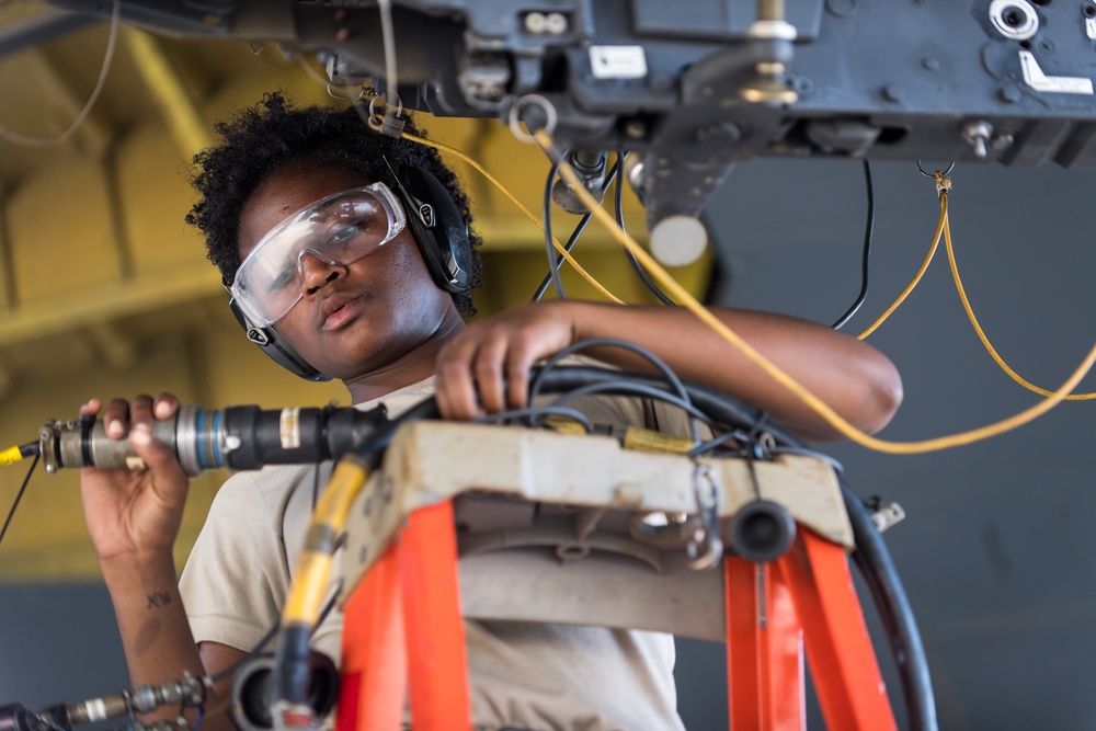Barksdale Aircraft Maintainers prepare B-52Hs for CENTCOM Bomber Task Force