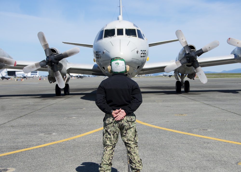VP-46 Sailors perform a pressure check on a P-3C Orion