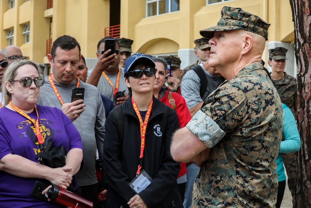 8th MCD welcomes Texas educators to MCRD San Diego