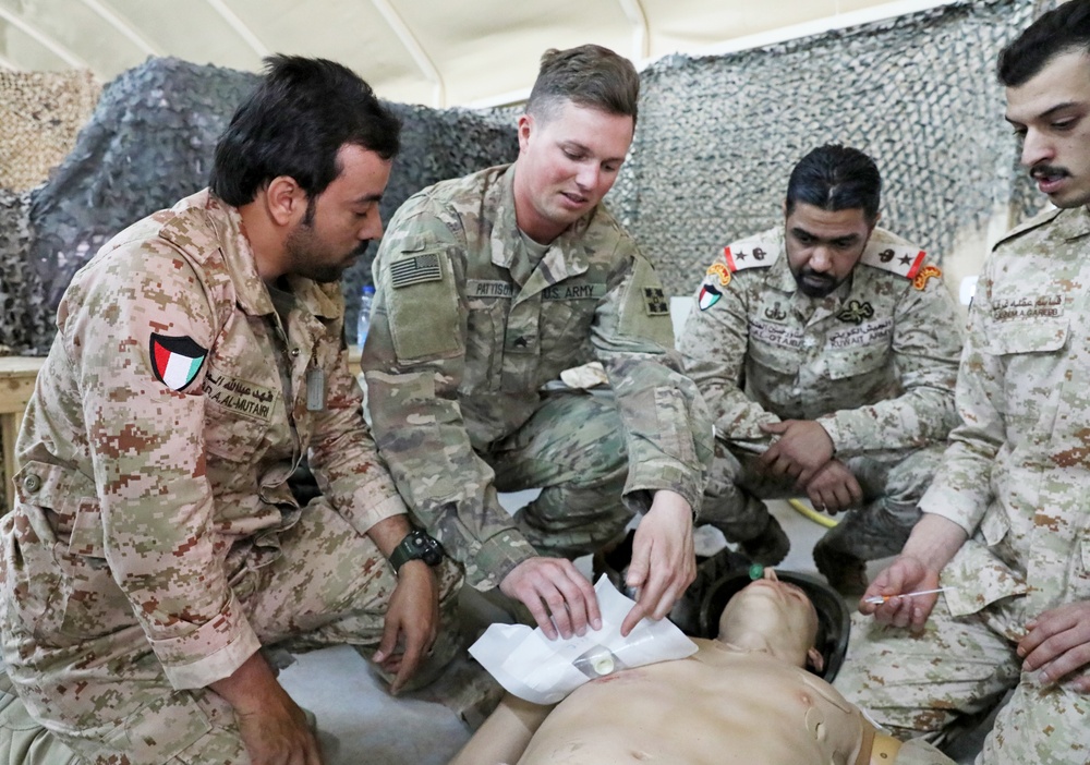 Kuwait Land Forces and US Soldiers Conduct Joint Medical Training at Camp Buehring