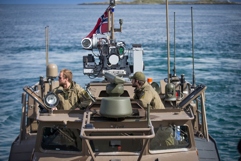 U.S. Marines, Norwegian Coastal Ranger Commando Conduct CB90 Training Platinum Ren 2019