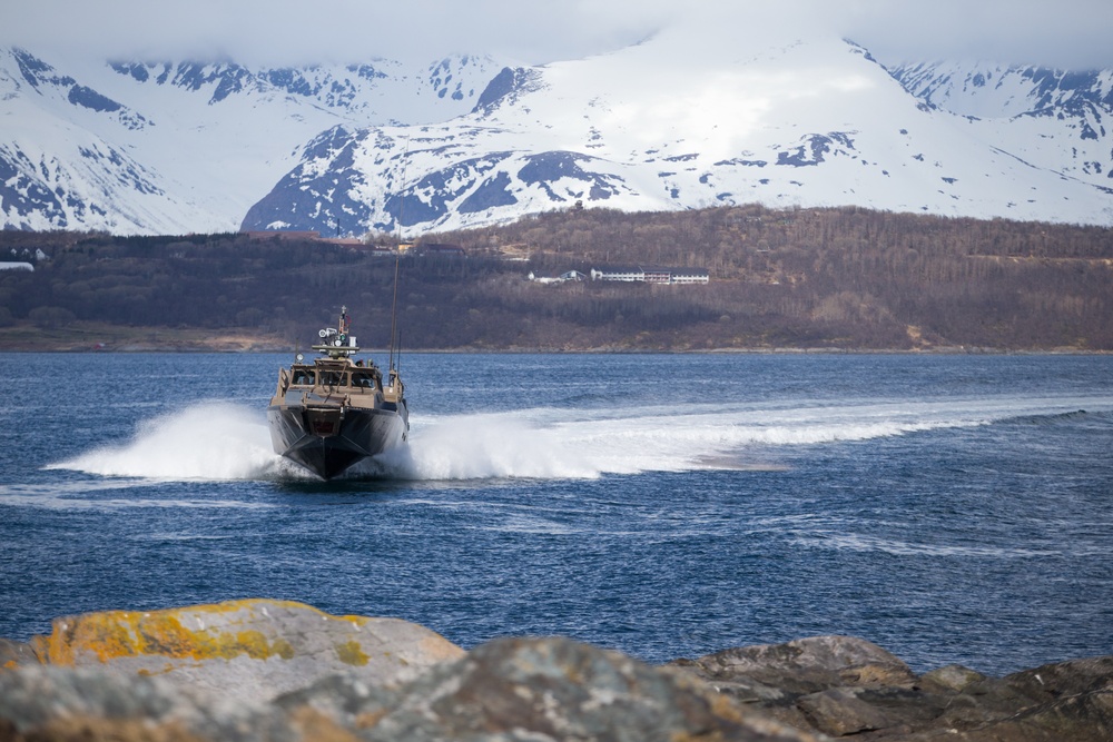 U.S. Marines, Norwegian Coastal Ranger Commando Conduct CB90 Training Platinum Ren 2019