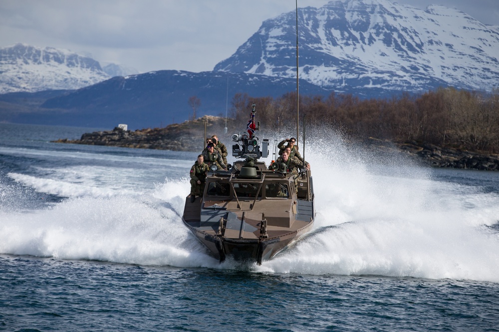 U.S. Marines, Norwegian Coastal Ranger Commando Conduct CB90 Training Platinum Ren 2019