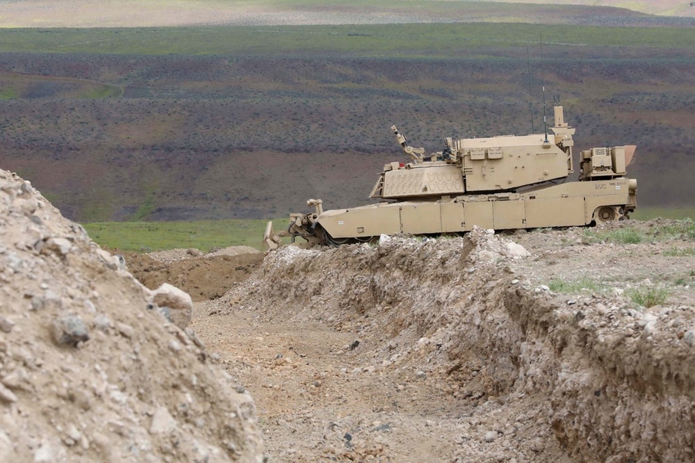U.S. Army Soldiers and Marines participate in Joint Warfighting Assessment 19