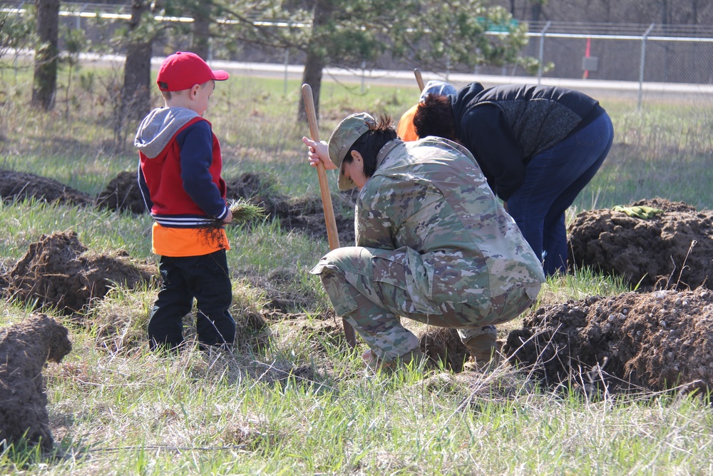 Fort McCoy holds 31st Arbor Day observance, 400-plus trees planted