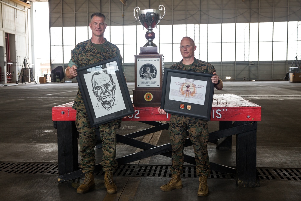 VMGR-252 is awarded the Chesty Puller Award