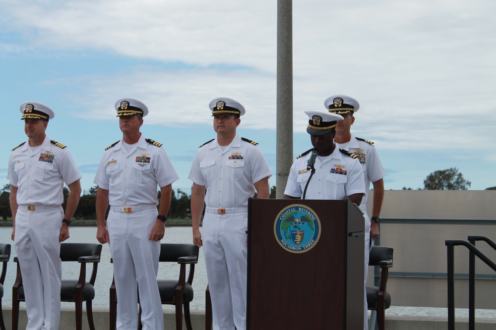 Lieutenant Assumes Command in New Position in Coastal Riverine Force
