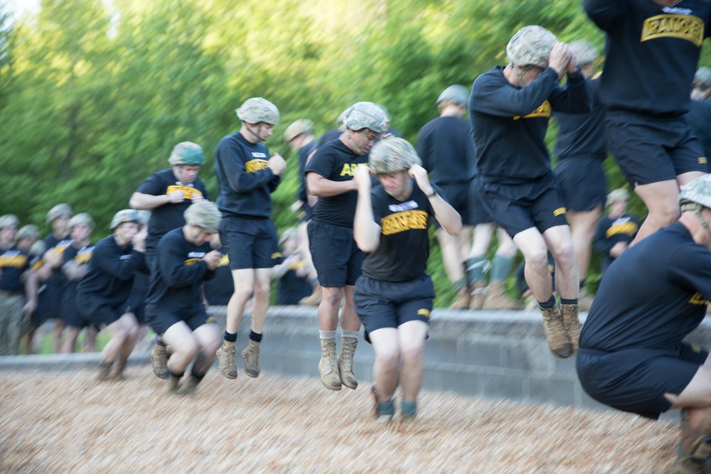 5TH RANGER TRAINING BATTALION WATER JUMP