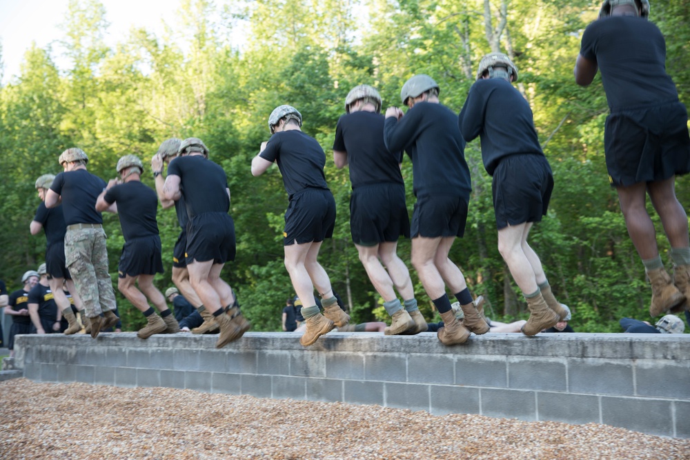 5TH RANGER TRAINING BATTALION WATER JUMP