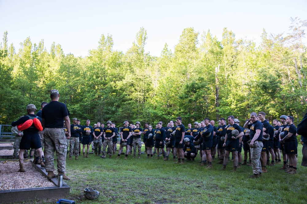 5TH RANGER TRAINING BATTALION WATER JUMP