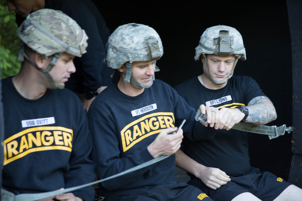 5TH RANGER TRAINING BATTALION WATER JUMP