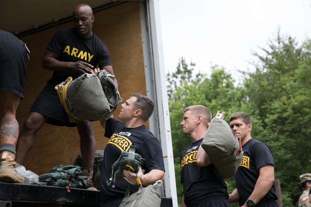 5TH RANGER TRAINING BATTALION WATER JUMP