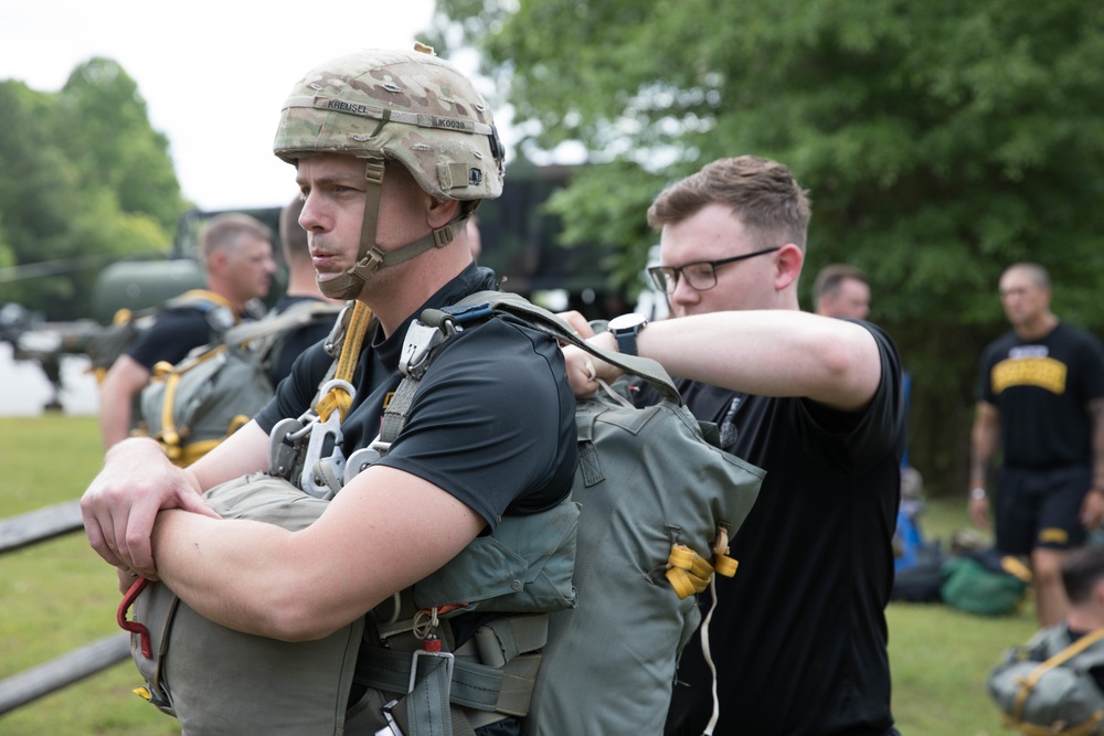 5TH RANGER TRAINING BATTALION WATER JUMP