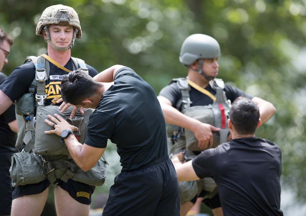 5TH RANGER TRAINING BATTALION WATER JUMP