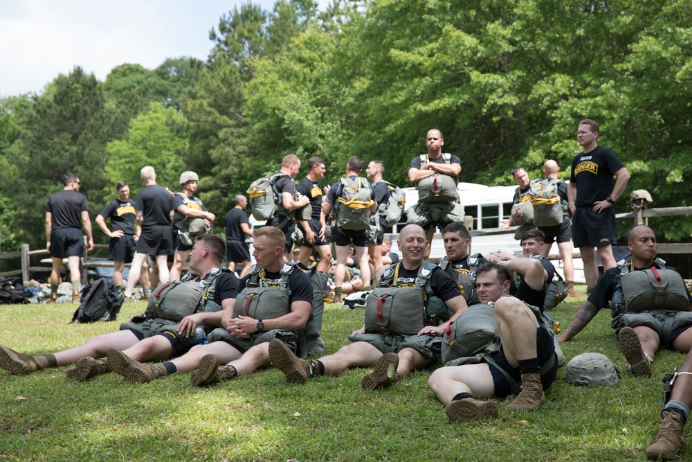 5TH RANGER TRAINING BATTALION WATER JUMP