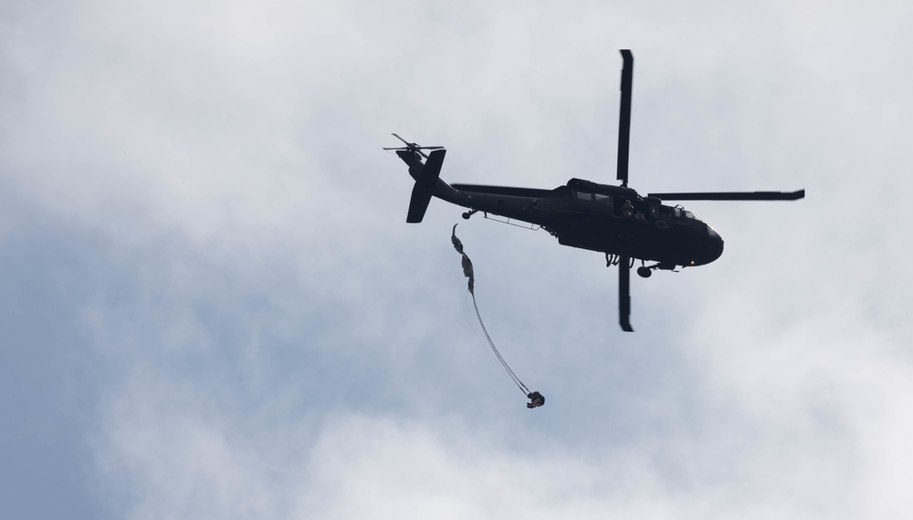 5TH RANGER TRAINING BATTALION WATER JUMP