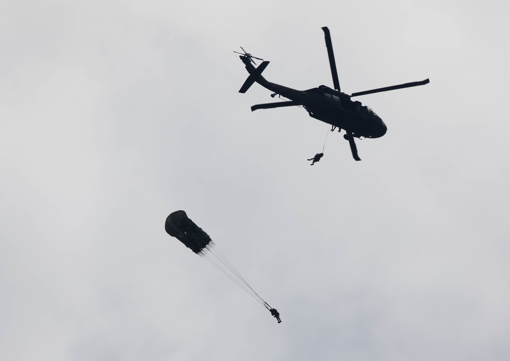 5TH RANGER TRAINING BATTALION WATER JUMP