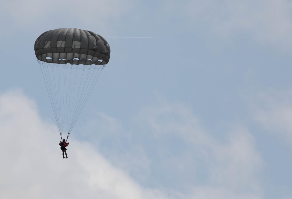 5TH RANGER TRAINING BATTALION WATER JUMP