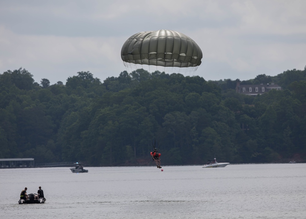 5TH RANGER TRAINING BATTALION WATER JUMP