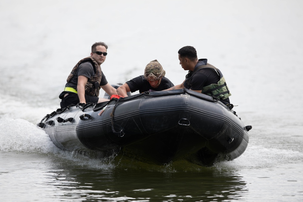 5TH RANGER TRAINING BATTALION WATER JUMP