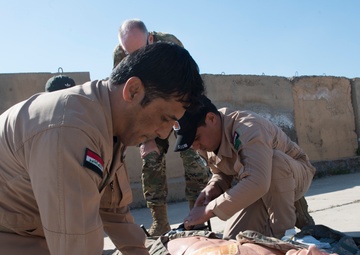 35th Combat Aviation Brigade trains Iraqi Army medics