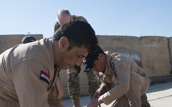 35th Combat Aviation Brigade trains Iraqi Army medics