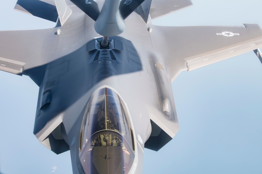 F-35s complete first combat refueling