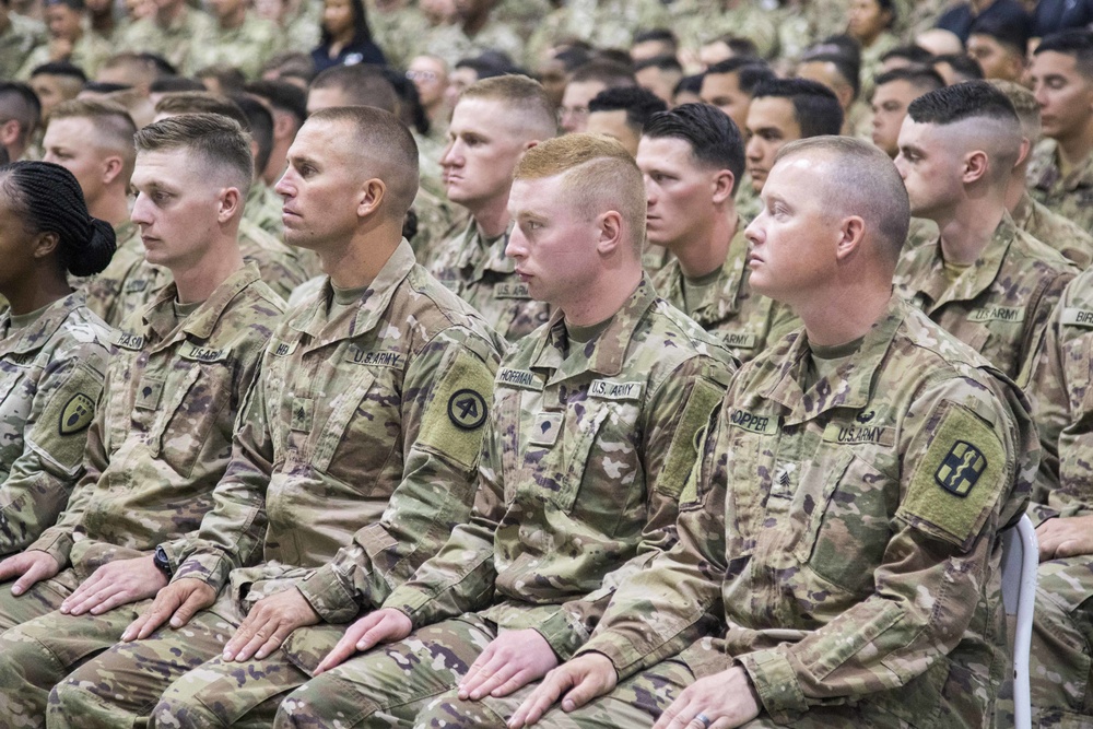 Soldiers with Class 19-704 Graduate BLC at Camp Buehring