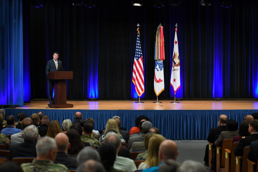 Award Ceremony hb The Under Secretary of the Army, Ryan D. McCarthy