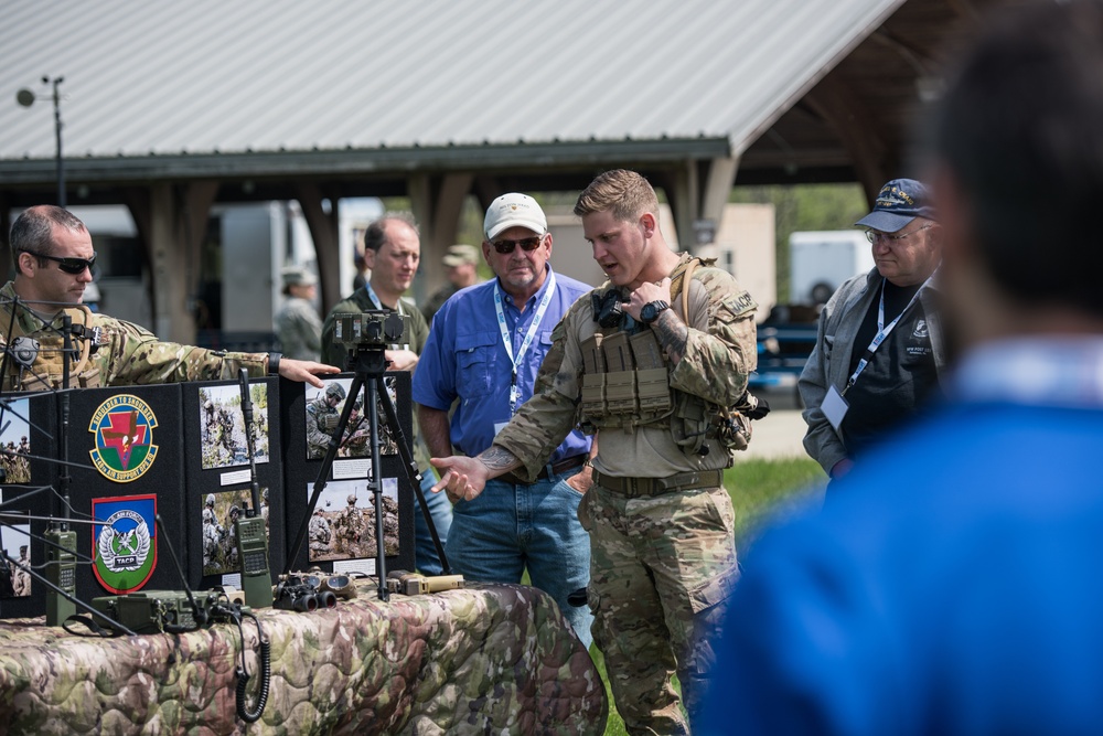 Employer Support of the Guard and Reserve hosts Boss Lift program at Fort Indiantown Gap