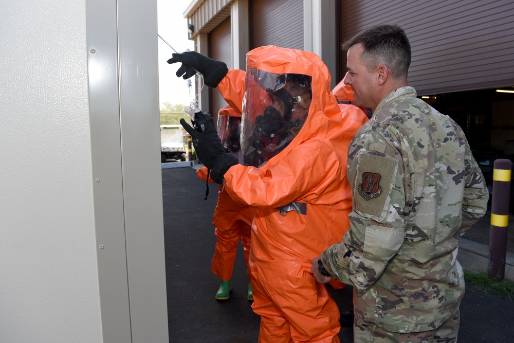 Swamp Fox emergency preparedness Airmen train Airmen with the Hawaii Air National Guard