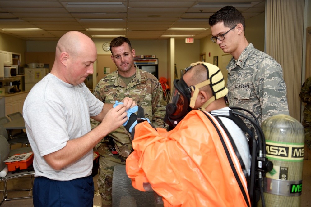 Swamp Fox emergency preparedness Airmen train Airmen with the Hawaii Air National Guard