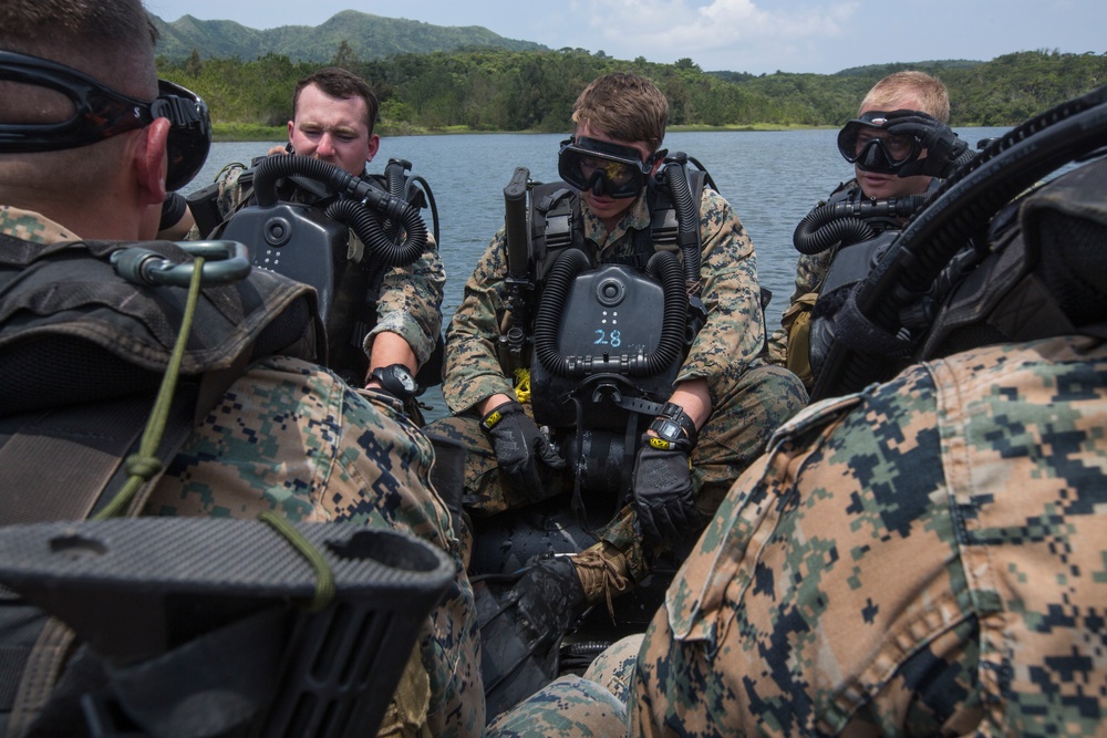 Recon Marines with the 31st MEU Conduct Dive, Live Fire Training at Camp Hansen