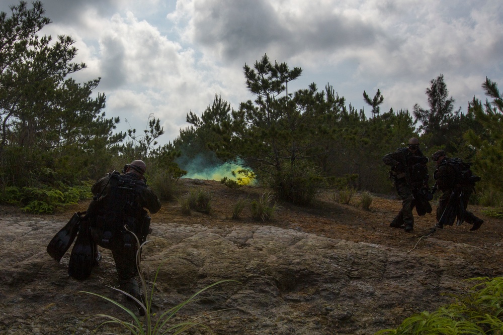 Recon Marines with the 31st MEU Conduct Dive, Live Fire Training at Camp Hansen