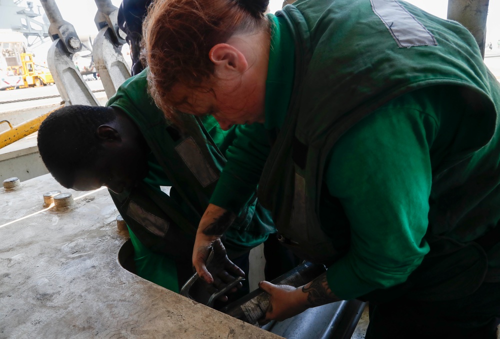 Abraham Lincoln Gulf of Aden