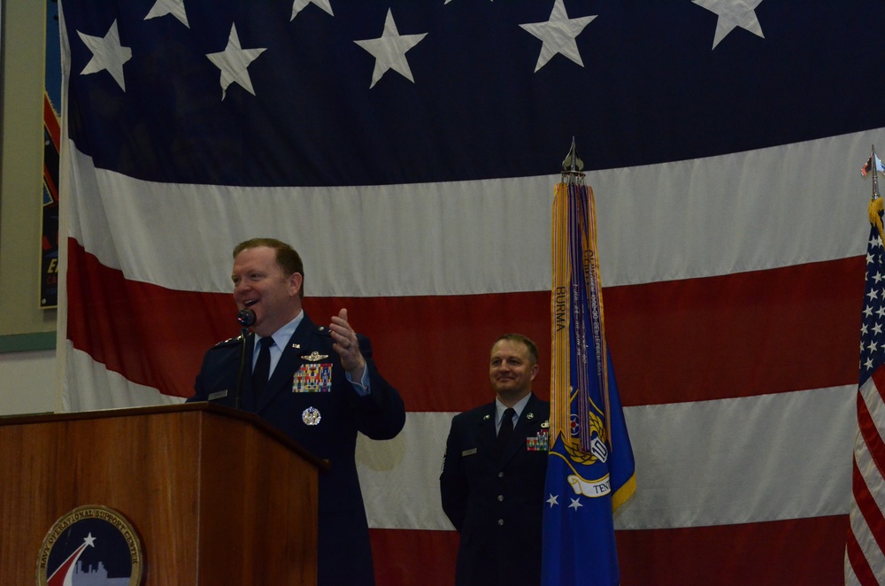 Lt. Gen. Scobee addresses the audience