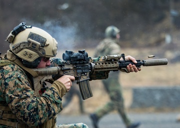 U.S. Marines, Norwegian Coastal Ranger Commando Execute Immediate Action Drills Platinum Ren 2019