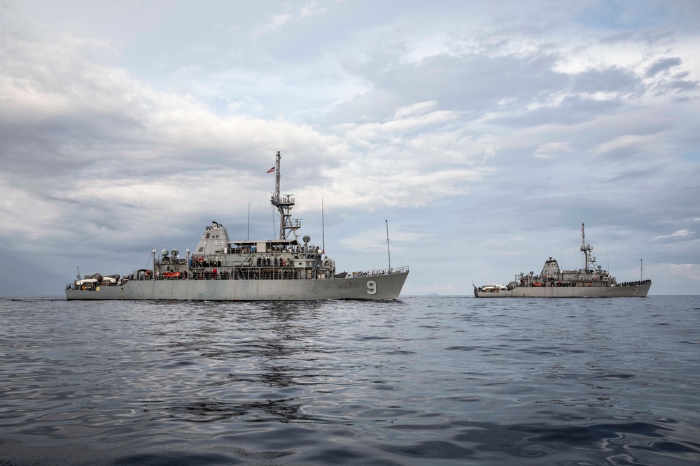 USS Patriot and USS Pioneer photo exercise