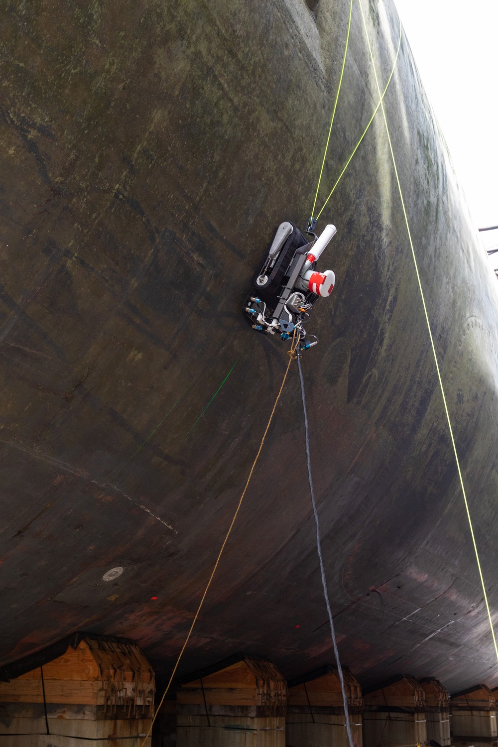 PSNS &amp; IMF and NUWC Division, Keyport Test a Prototype Hull-Climber Robot