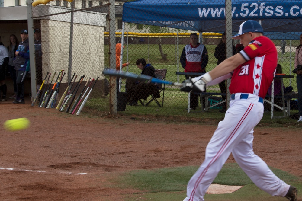 Sabers dominate Cinco de Mayo softball championship tournament