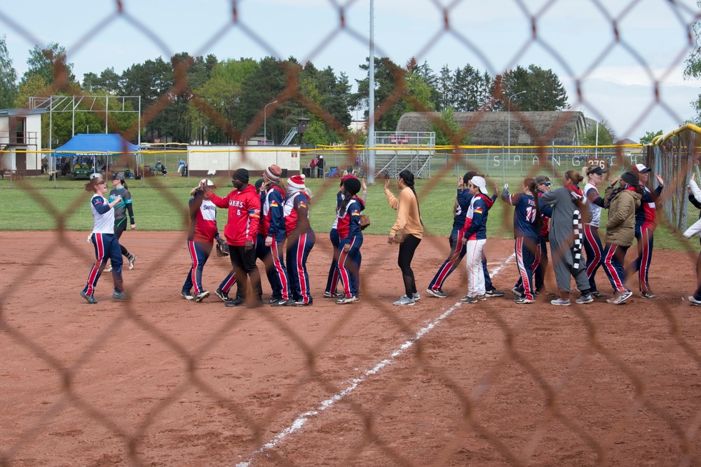 Sabers dominate Cinco de Mayo softball championship tournament