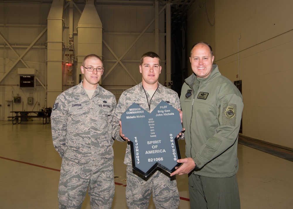 Brig. Gen. John J Nichols' fini flight as Whiteman AFB Commander