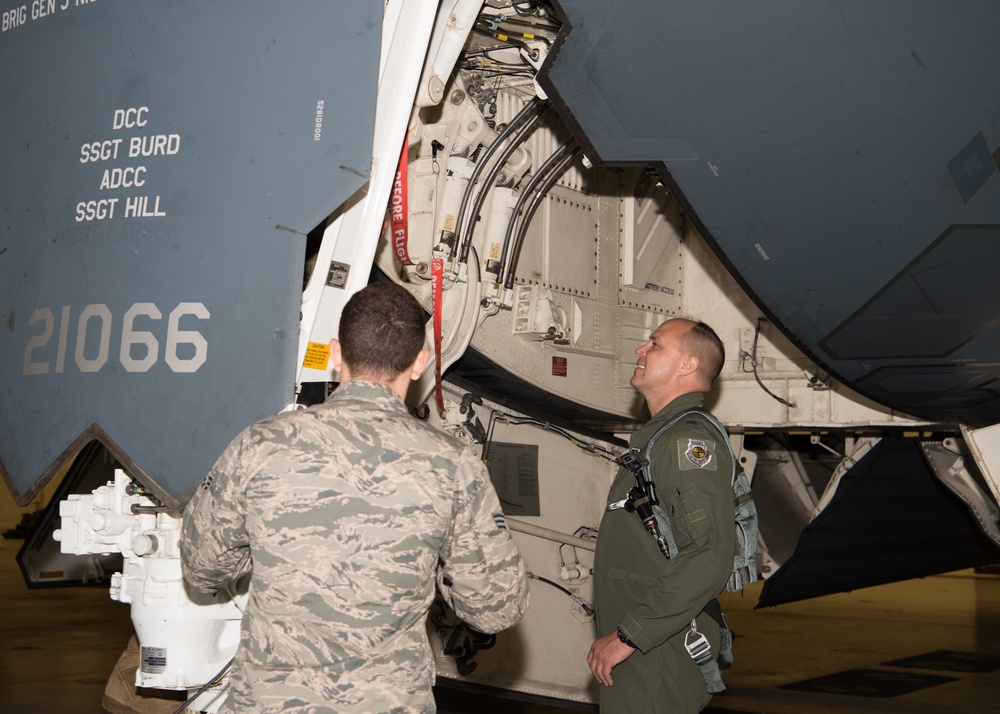 Brig. Gen. John J Nichols' fini flight as Whiteman AFB Commander