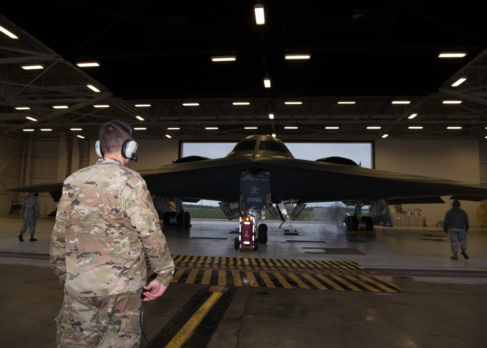 Brig. Gen. John J Nichols' fini flight as Whiteman AFB Commander